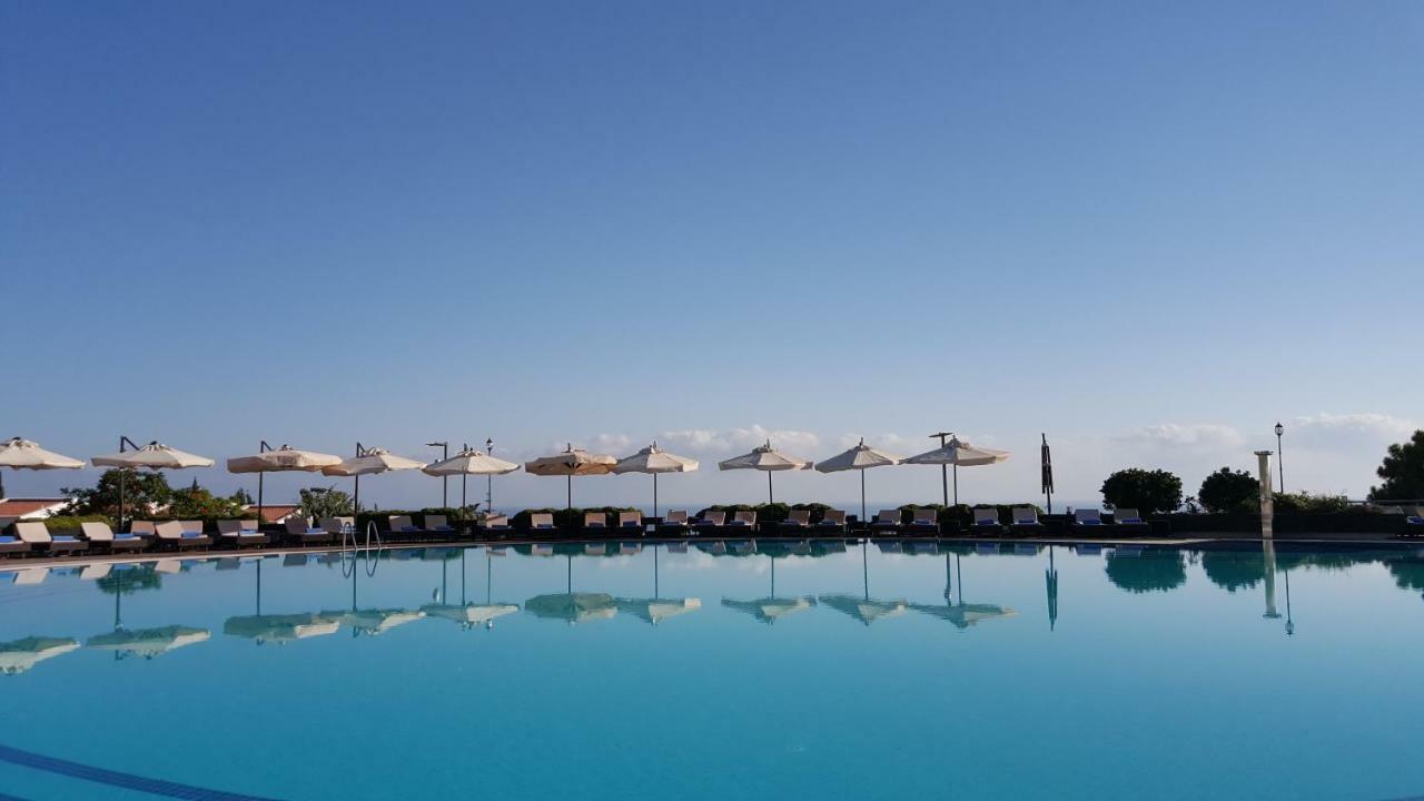 Malpas Hotel Agios Epiktitos Bagian luar foto