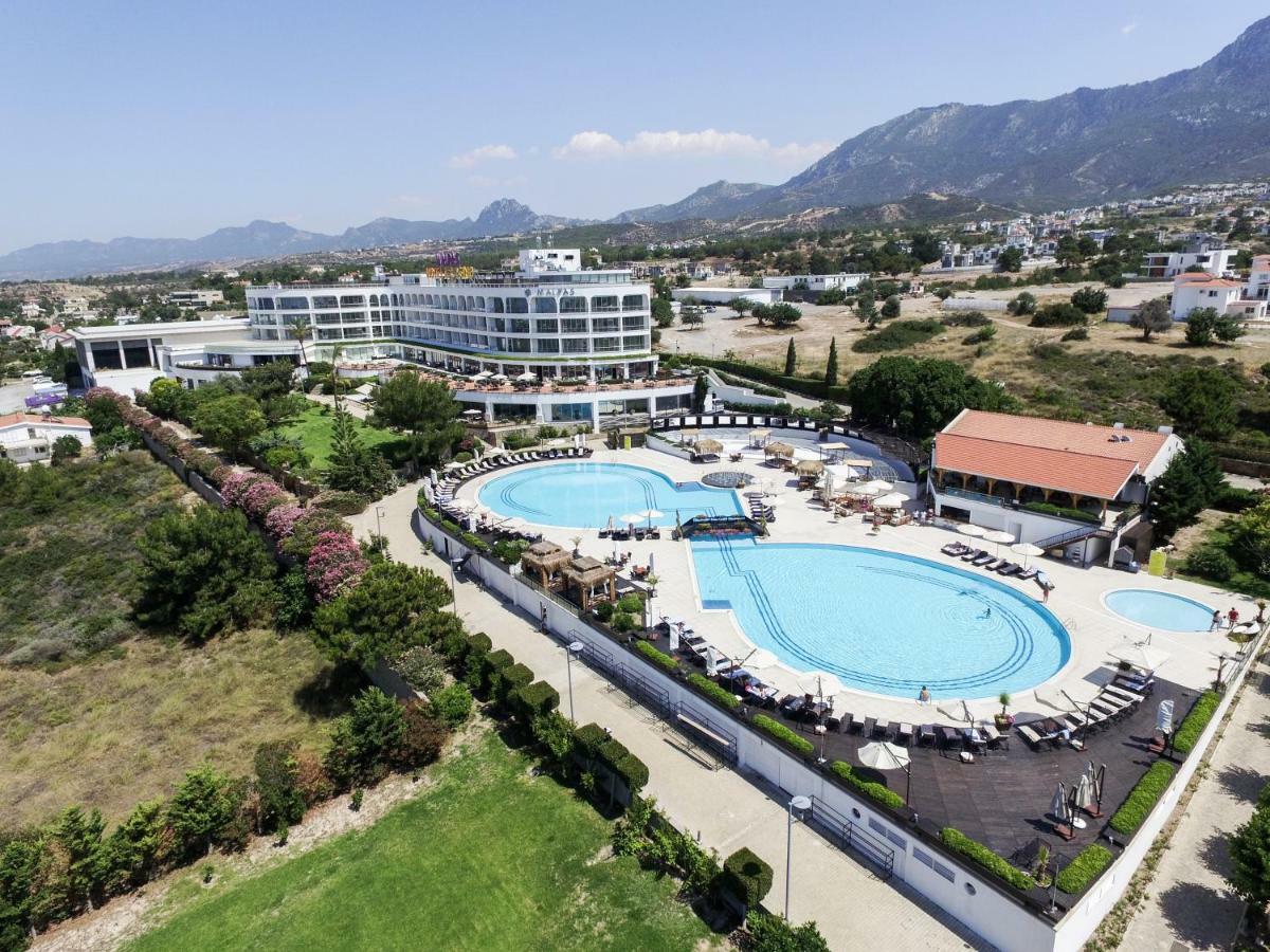 Malpas Hotel Agios Epiktitos Bagian luar foto