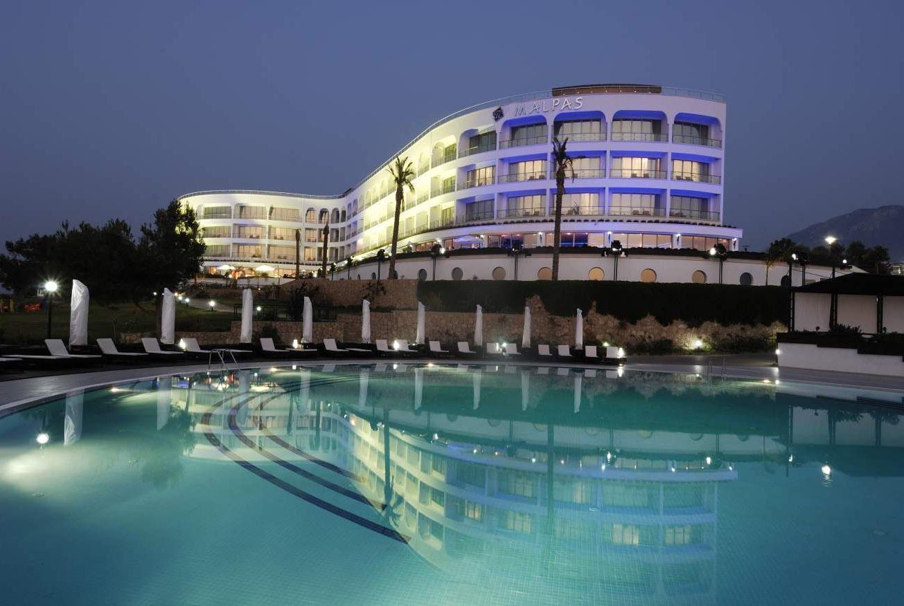 Malpas Hotel Agios Epiktitos Bagian luar foto